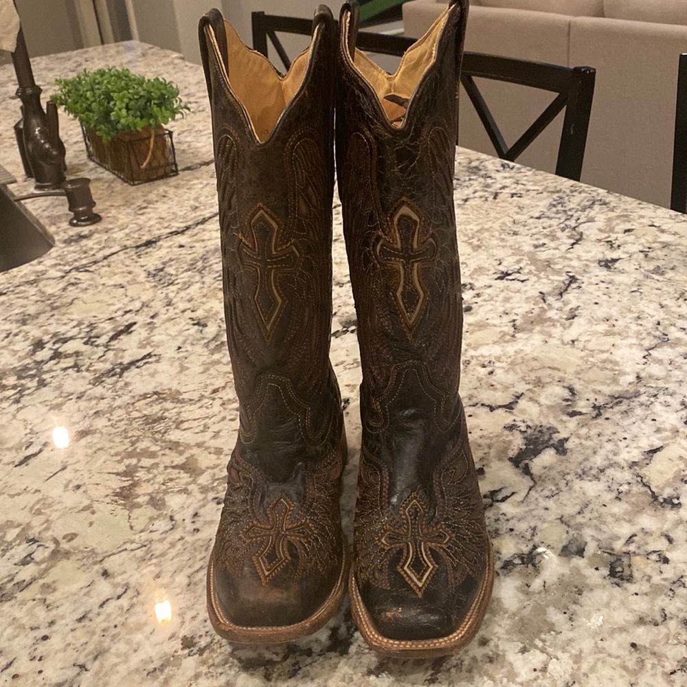 Corral Mid-Calf black square toe boots with brown cross and wings
